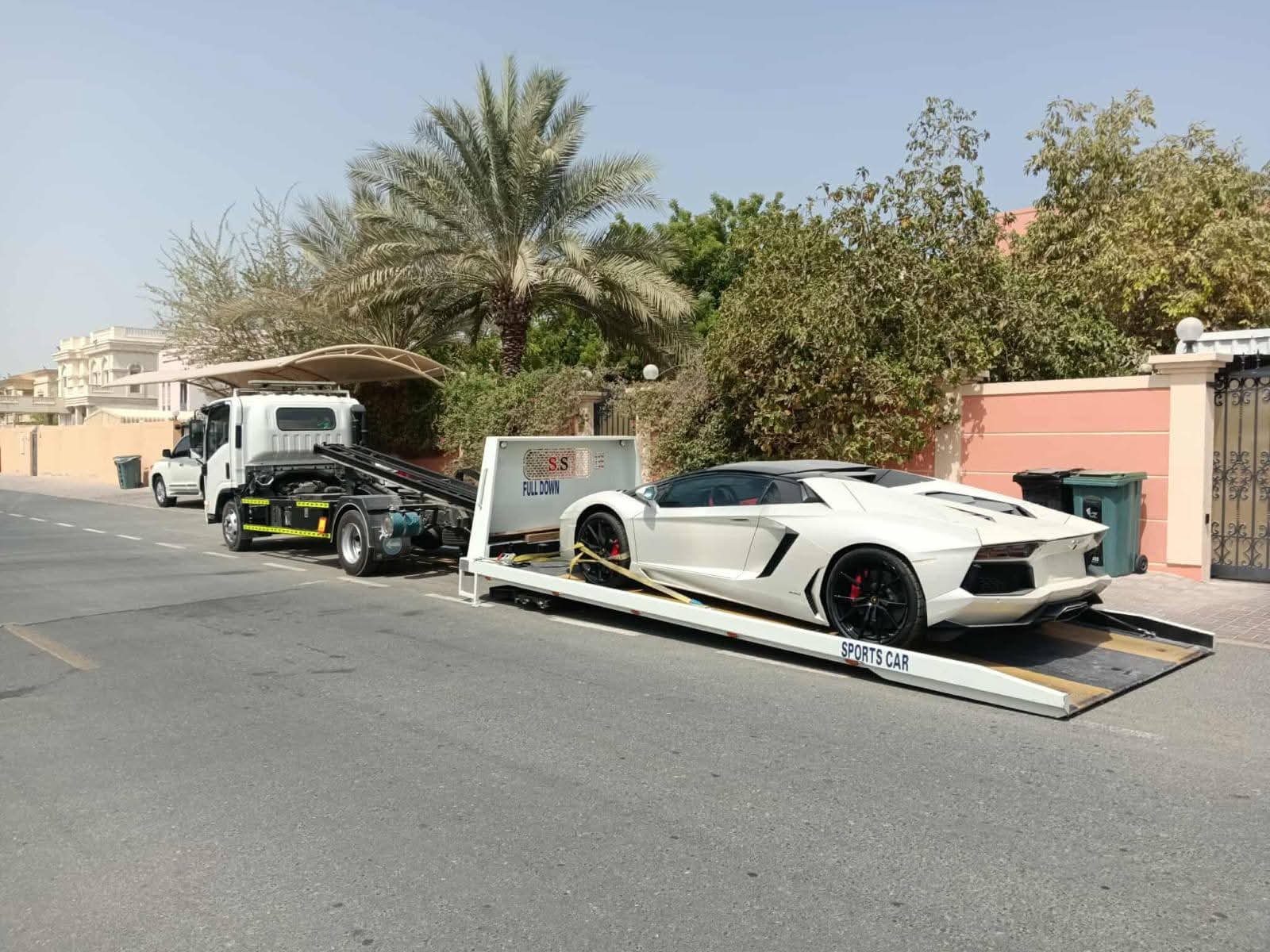 Emergency car recovery Dubai night operation