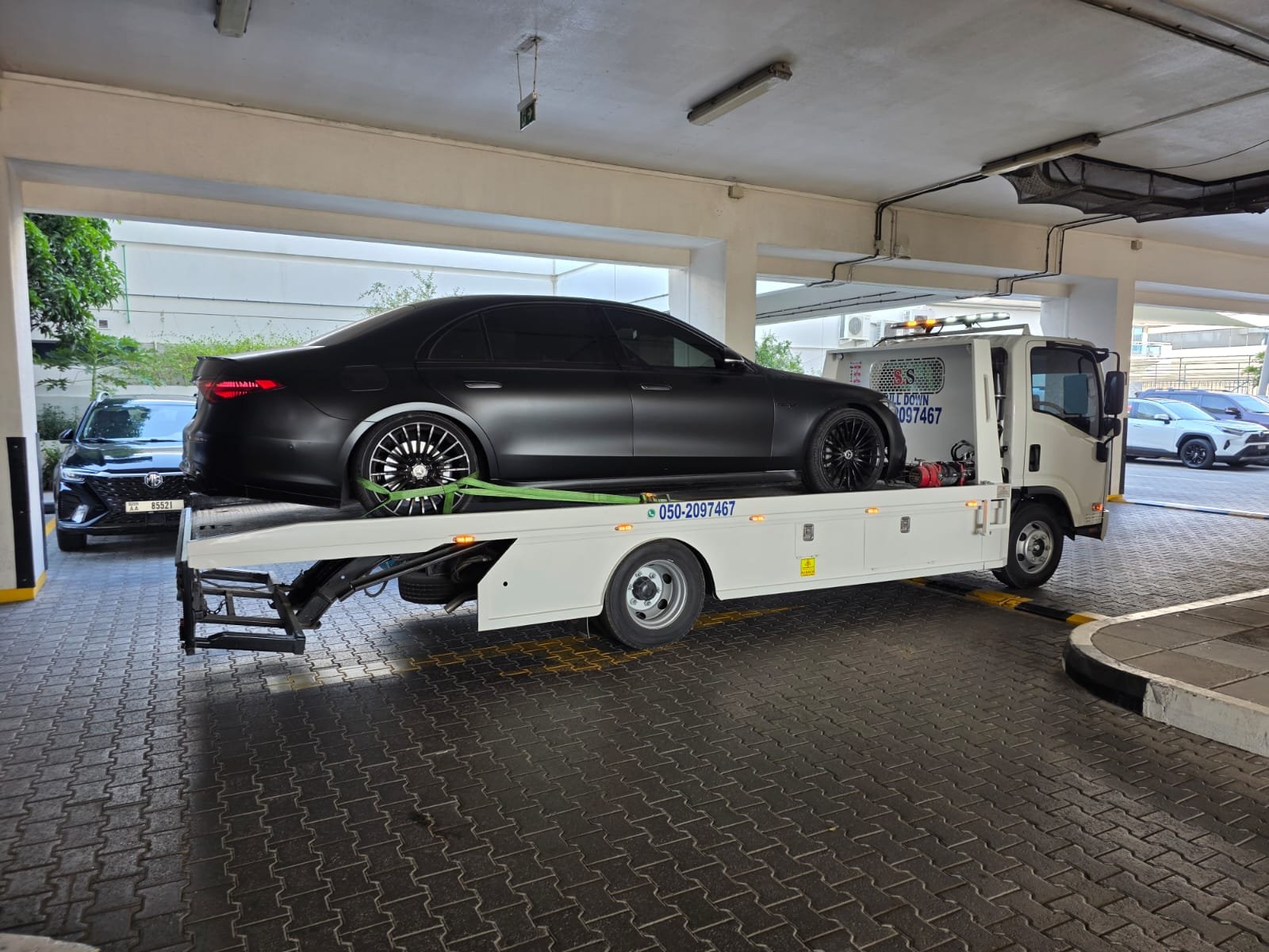 Vehicle transport Dubai flatbed operation 3